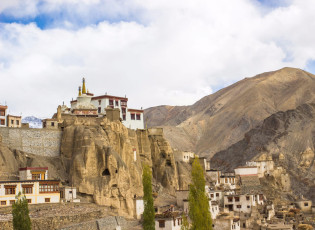 Das Lamayuru-Kloster ist eines der ältesten und bedeutendsten Klöster in Ladakh. Es liegt in Lamayouro, auf einer Höhe von 3 511 Metern über dem Meeresspiegel. Indien © TNPHotographer