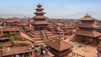 Der Bhaktapur Durbar-Platz ist ein Weltkulturerbe der UNESCO, mit vielen Tempeln und historischen Monumenten in der Nähe. Er dient auch als belebter Treffpunkt für Touristen und die Einheimischen von Kathmandu © Hakat