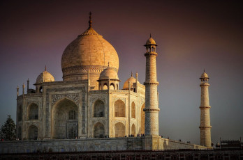 Taj Mahal - Mausoleum in Agra - Foto von aaabbbccc