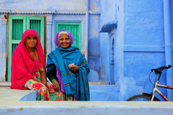 Indische Frauen in der blauen Stadt Jodhpur – Foto von dp Photography