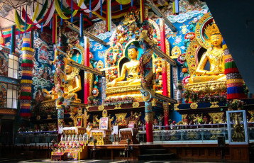 Buddhistisches Namdroling-Kloster der Tibeter in Coorg © cherukuri rohith / Shutterstock