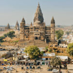 Blick auf den historischen Chaturbhuj-Tempel Orcha
