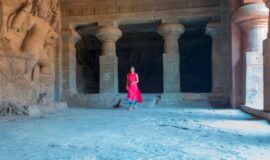 DARSTELLUNGEN DES HINDU GOTTES SHIVA IN DEN ELEPHANTA-HÖHLEN