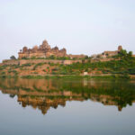 Datia-Palastanlage am See