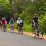 Fahrradfahrer in Anuradhapura Sri Lanka