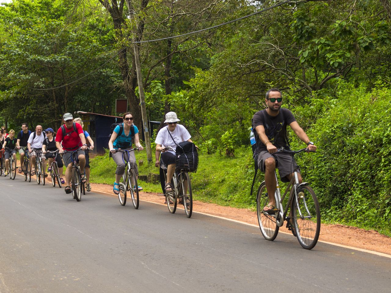 Fahrradfahrer in Anuradhapura Sri Lanka